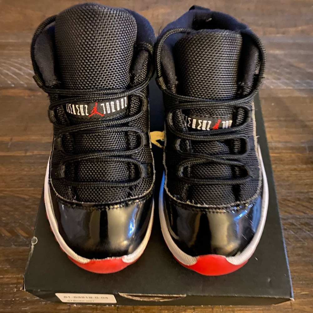 Jordan 11 Retro "Bred" Almost New Size 10C